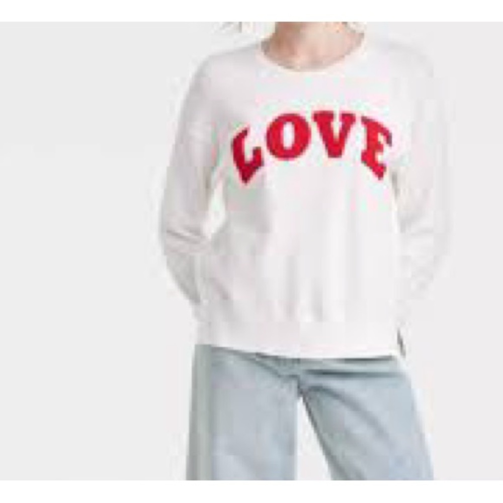 33 Degrees White Sweater with Red LOVE Design Size Small - Picture 2 of 7
